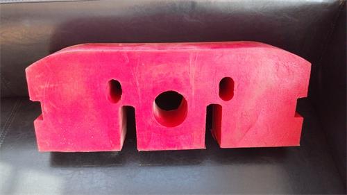 聚氨酯发泡碰头